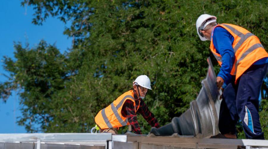 Professional gutter cleaning in Alleene, AR